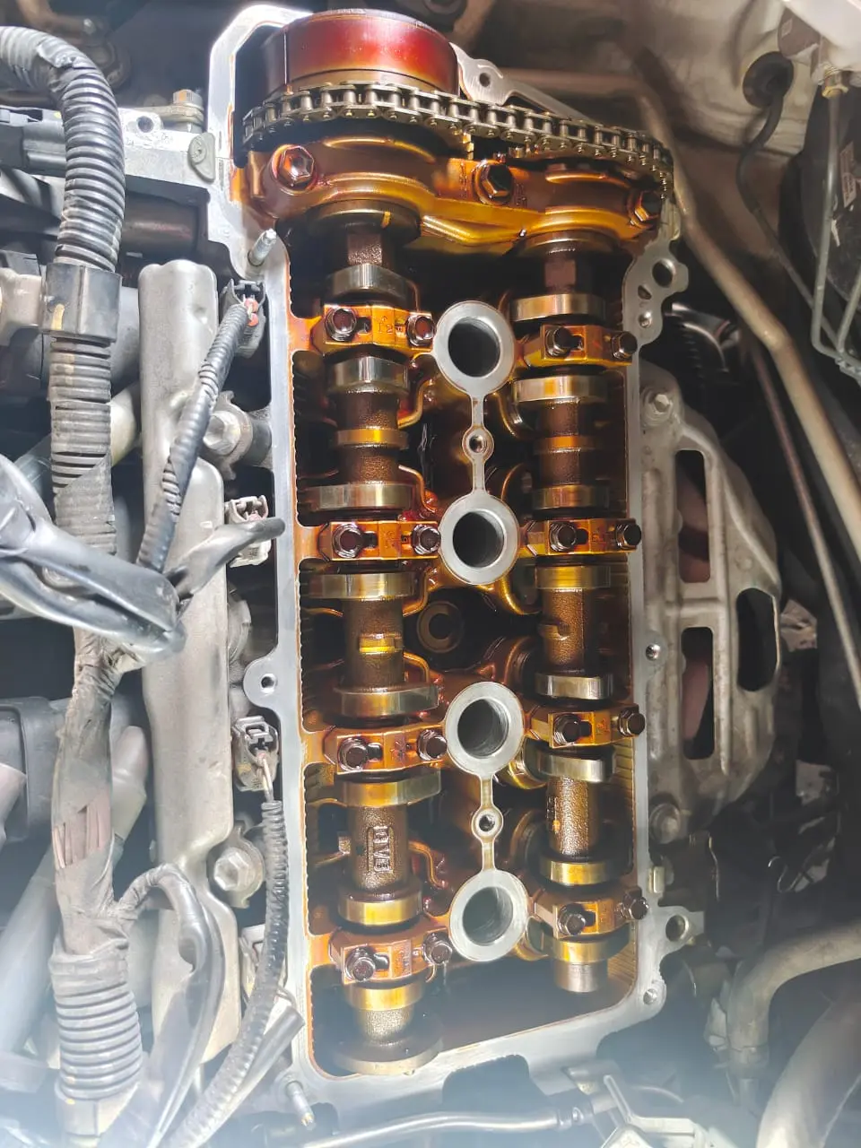 Kerja pemeriksaan enjin di Eastern Recon Auto Electrical